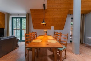 Apartment, Balcony, Lake View | Dining