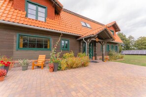 Apartment, Balcony, Lake View | Exterior - Mazurskie Domy Nad Kisajnem (Giżycko)