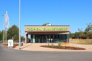 Classic Mobile Home, 3 Bedrooms | Reception - Mobile Home im Tropical Islands Resort (Halbe)