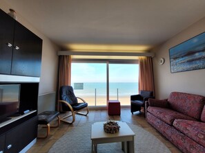Classic Apartment, 2 Bedrooms | Living room - Steps From the Quiet Seaside Path (Middelkerke)