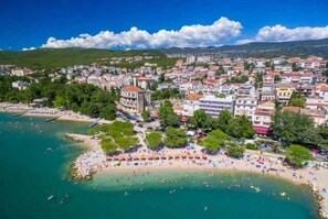 Beach - Holiday apartment with air conditioning (Crikvenica)