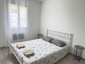 Room - Vrbo Property (Aramon)
