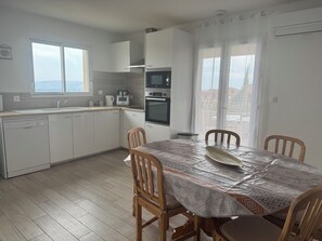 Dining - Vrbo Property (Aramon)