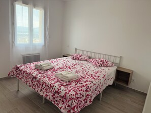 Room - Beautiful 3-bedroom house with private pool (Aramon)