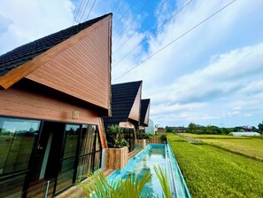 Chambre Deluxe, patio, vue piscine