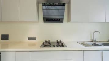 Deluxe Villa, Balcony, Pool View | Private kitchen