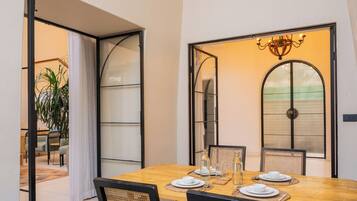 Villa Deluxe, balcón, vista a la alberca | Restaurantes