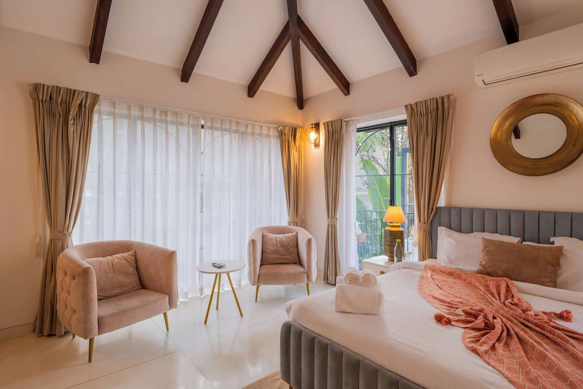 Deluxe Villa, Balcony, Pool View