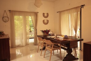 Dining - ELIVAAS Palliath House-1-Room  (Thuravoor Thekku)