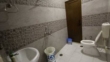 Superior Room, City View | Bathroom