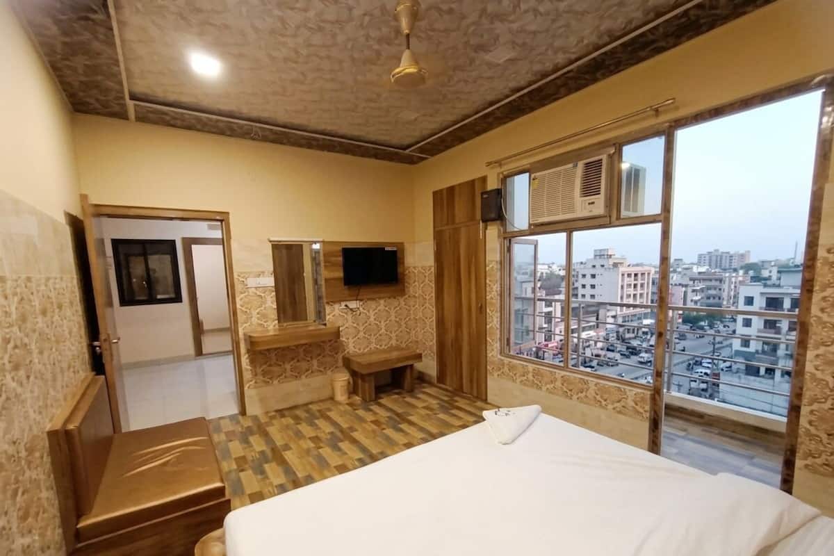 Deluxe Room, City View