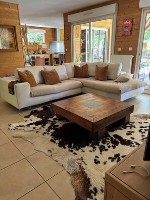 Living area - Charming timber-frame house with large garden and swimming pool (Lacanau)