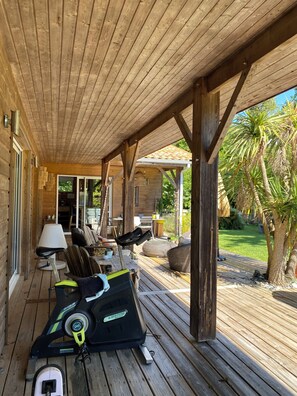 Terrace/patio - Charming timber-frame house with large garden and swimming pool (Lacanau)