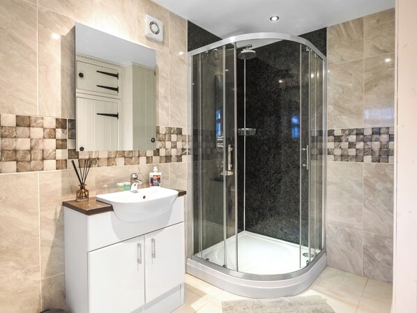Towels - 1 bedroom accommodation in Llanfair Caereinion (Llanfair Caereinion)