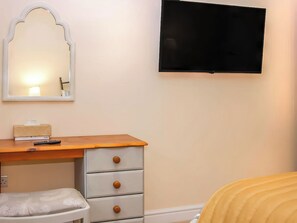 Free WiFi - 1 bedroom accommodation in Llanfair Caereinion (Llanfair Caereinion)