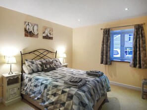 Room - 1 bedroom accommodation in Llanfair Caereinion (Llanfair Caereinion)