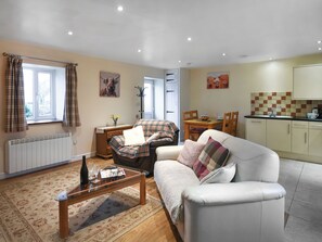 Living area - 1 bedroom accommodation in Llanfair Caereinion (Llanfair Caereinion)