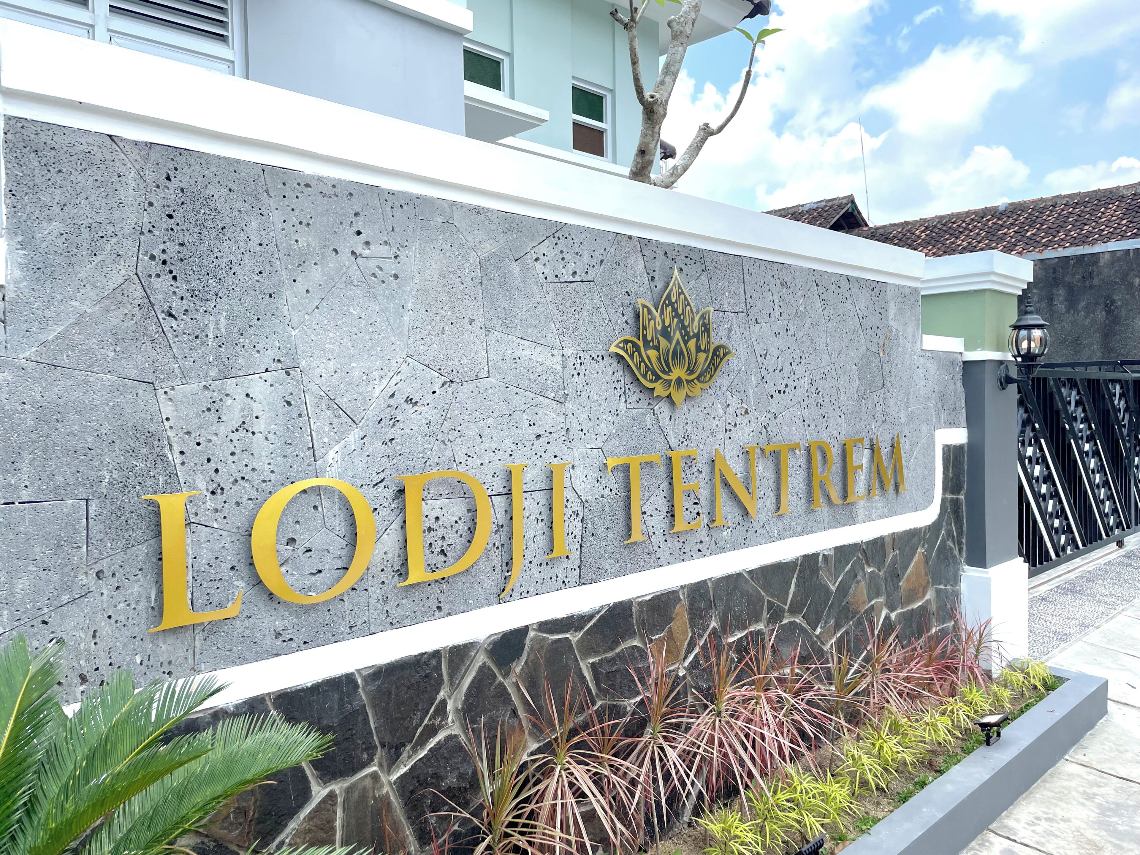 Mặt tiền nơi lưu trú