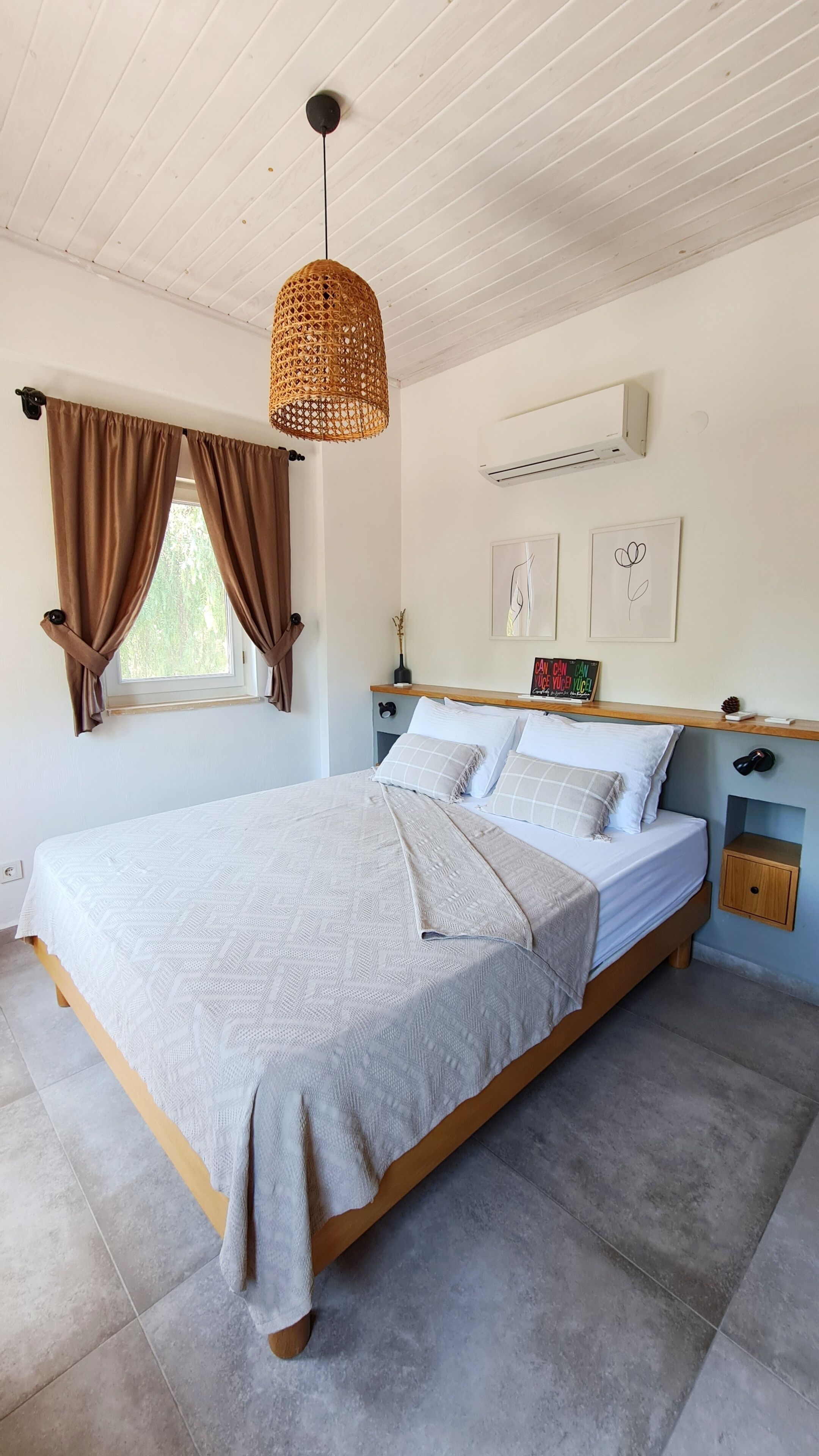 Deluxe Room, 1 Queen Bed, Non Smoking, City View