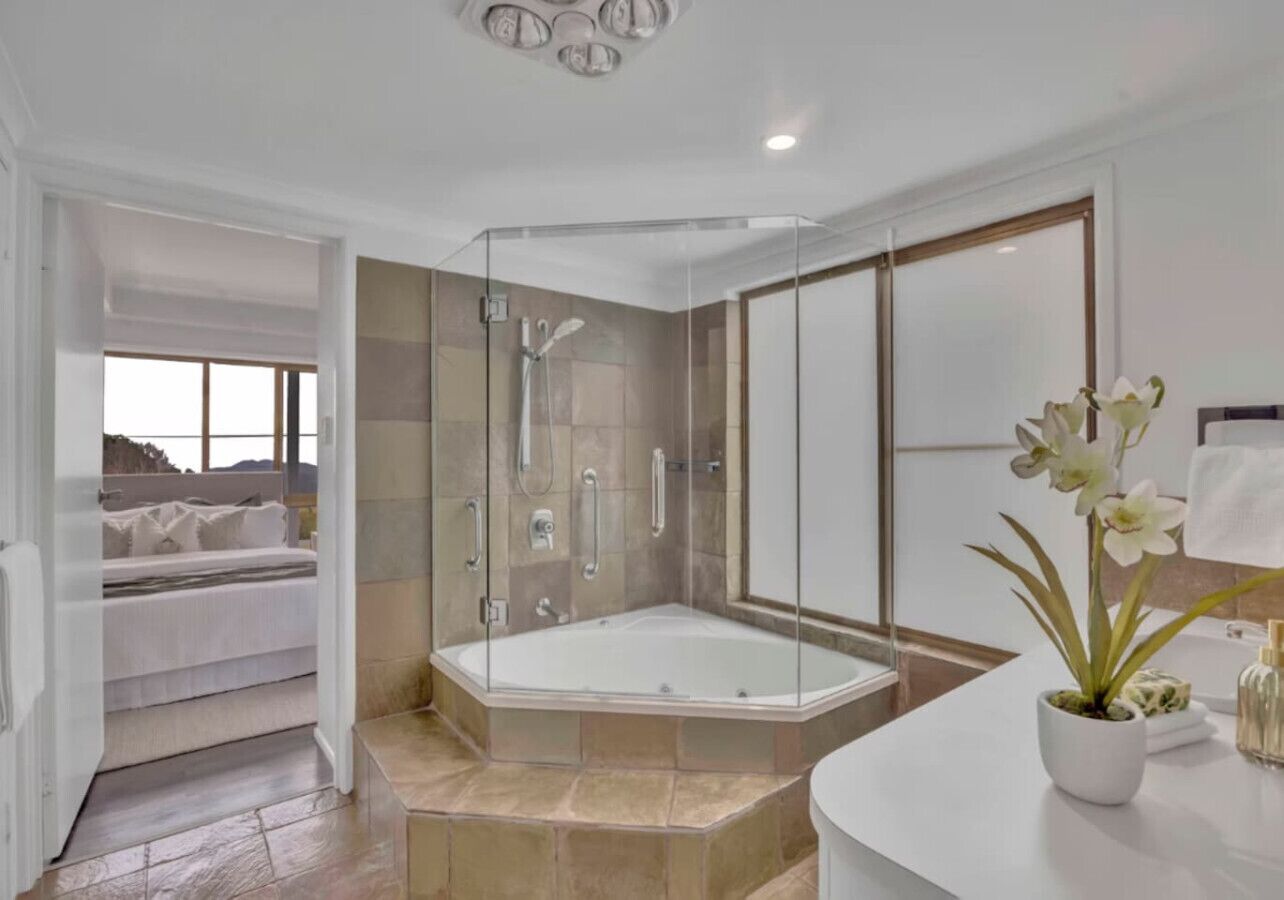 Shower, jetted tub, hair dryer