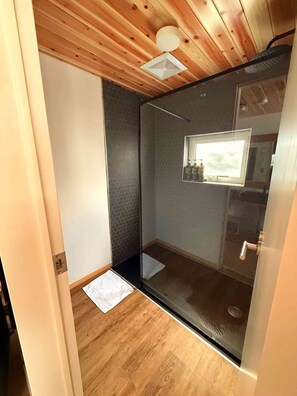 Bathroom - Vrbo Property (喜茂別町)