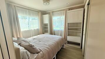 1 bedroom, iron/ironing board, free WiFi, bed sheets