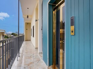 House | Exterior detail - Hotel O Hosur Road Near PES University (Bengaluru)