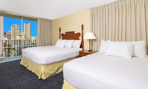 Room - Just What You Were Looking For! Sky View Unit with Kitchen, Outdoor Pool (Honolulu)