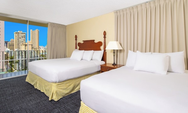 Room - Just What You Were Looking For! Sky View Unit with Kitchen, Outdoor Pool (Honolulu)