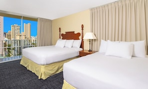 Room - Beach Ready! 3 Relaxing Units with Kitchen! Outdoor Swimming Pool Available! (Honolulu)