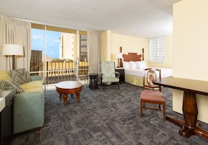 Room - Get Ready for a Perfect Vacation! Outdoor Pool, Walk to Beach, Sundeck (Honolulu)