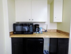 Interior - Hawaii Vacation! Outdoor Pool, Kitchenette, Onsite Dining, Minutes to Beach! (Honolulu)