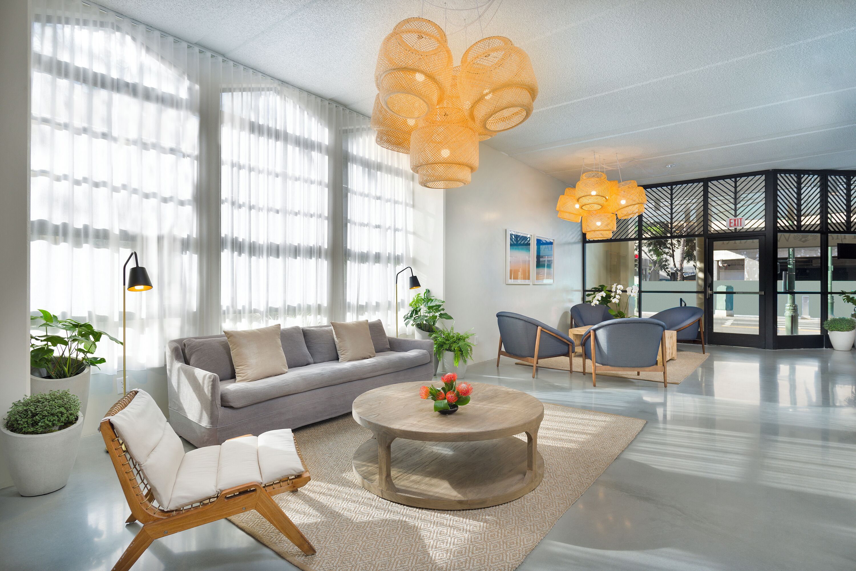 Budget-friendly! Outdoor Pool, Kitchenette, Onsite Dining, Minutes To Beach! - Honolulu