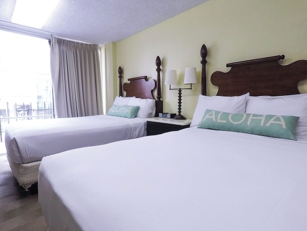 Room - Hawaii Vacation! Outdoor Pool, Kitchenette, Onsite Dining, Minutes to Beach! (Honolulu)