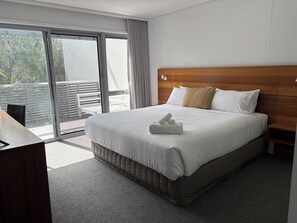 Room - Tranquil Garden Villa Magenta (Magenta)