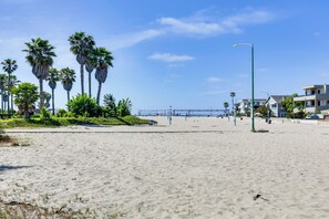 Beach nearby - Waterfront Condo: Beach, Bay & Active Jetty Views (San Diego)