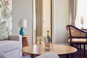 Living area - British Colonial Nassau (Nassau)