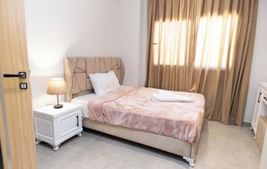 Room - Lurette Hotel  (Yusuf as-Sidiq)