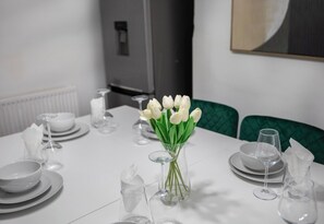 Dining - Westcott House Stylish 3BR Family Gateway (Merseyside)