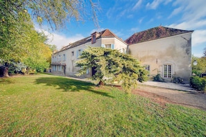 Exterior - Grand Estate for 20 with Pool, Garden (Villecerf)