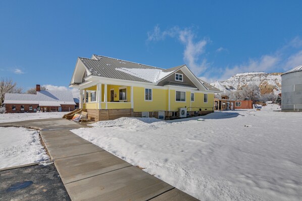 Exterior - Historic Bryce Canyon Basecamp w/ Game Room! (Cannonville)