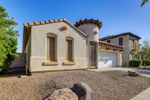 Exterior - Poolside Oasis: Group-Friendly Getaway in Phoenix! (Phoenix)