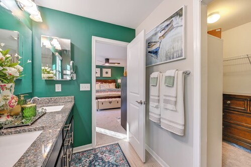 Deck, Patio! Charming Concord Studio Near Speedway