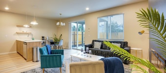Newly Built PNW Home: 1 Mi to WSU & Med Center