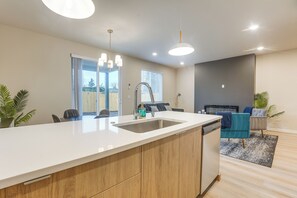 Interior - Newly Built PNW Home: 1 Mi to WSU & Med Center (Vancouver)