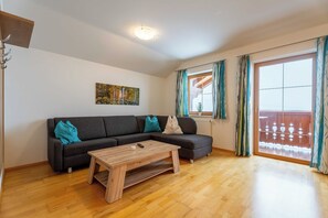 Comfort Apartment, Balcony, City View | Living area - Weitblick Appartements by we rent (Bad Hofgastein)
