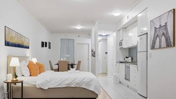 1 chambre, bureau, fer et planche à repasser, Wi-Fi