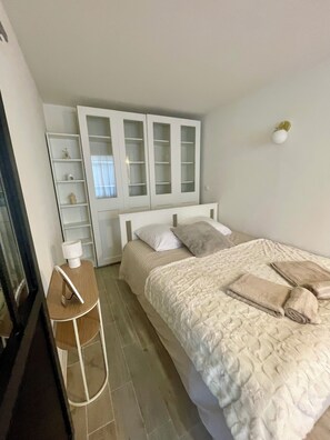 Room - Vrbo Property (Villeneuve-Loubet)