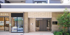 Pintu masuk properti