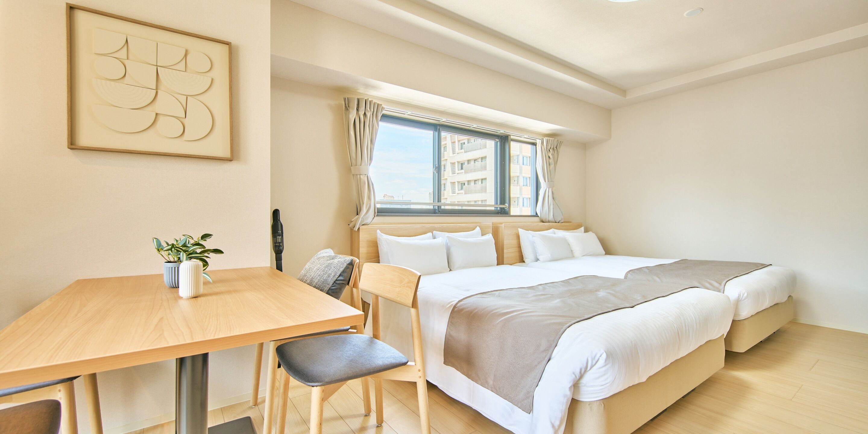 Blackout drapes, WiFi (free), bed sheets